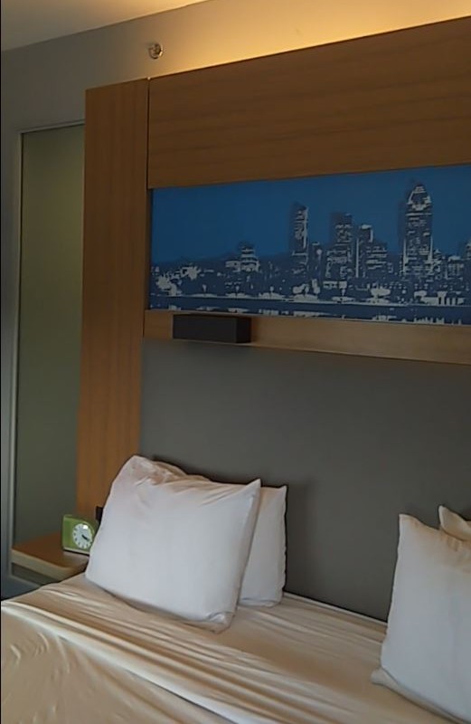 ALoft Montreal Airport